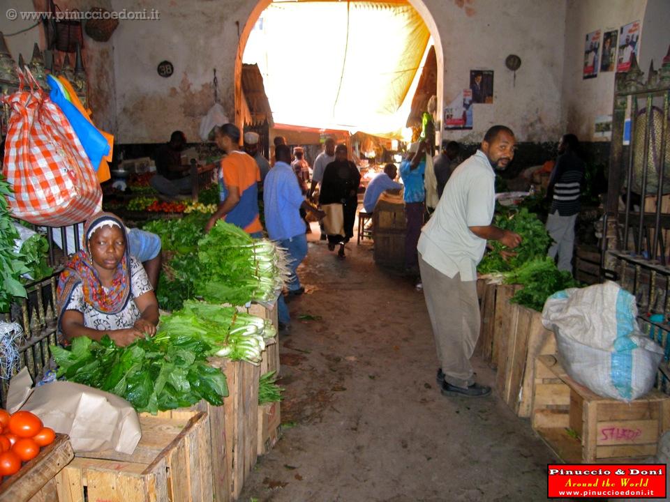 TANZANIA 8/TANZANIA - Zanzibar Stone Town - Market - 08